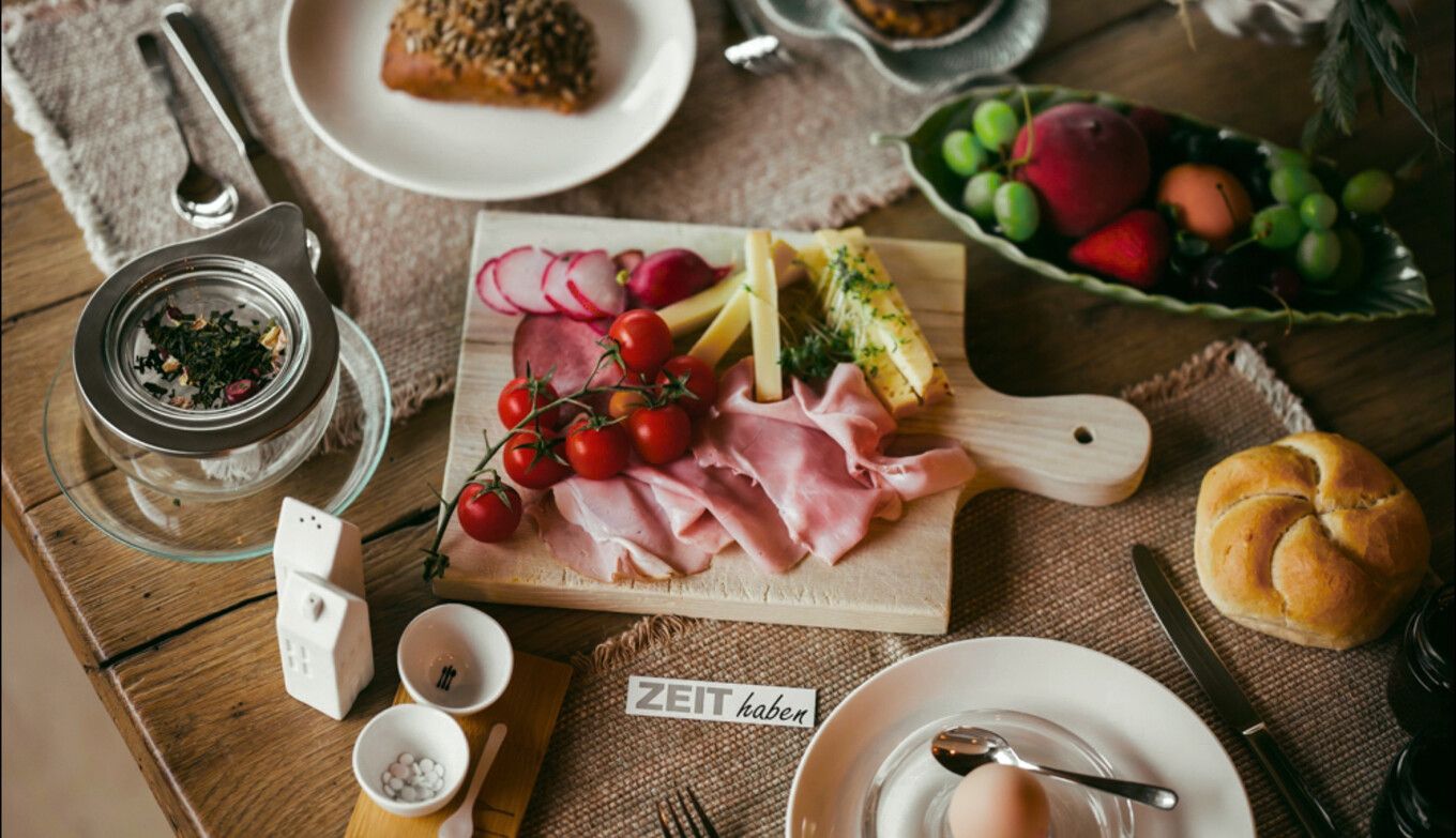 Frühstück in der Luxuslodge