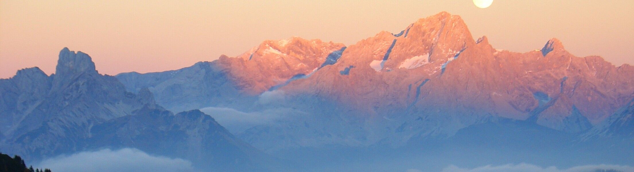 Dachstein über den Wolken